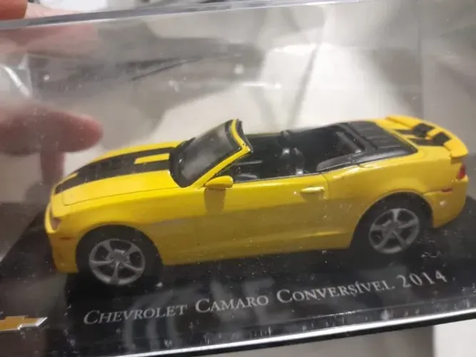 Camaro Conversível Miniatura 1/43