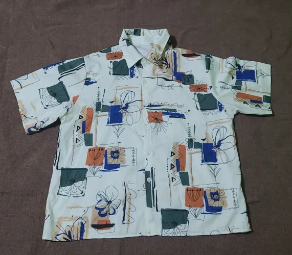 Camisa unissex Manga Curta Estampa Floral