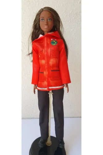 Boneca Negra Barbie Bióloga Marinha Polar National Geographic