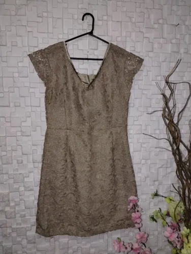 Vestido renda dourado G chiquérrimo 