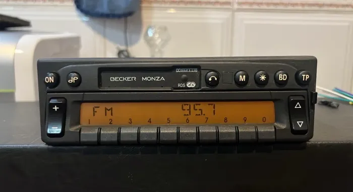 Rádio Becker Monza Mercedes Benz 2140
