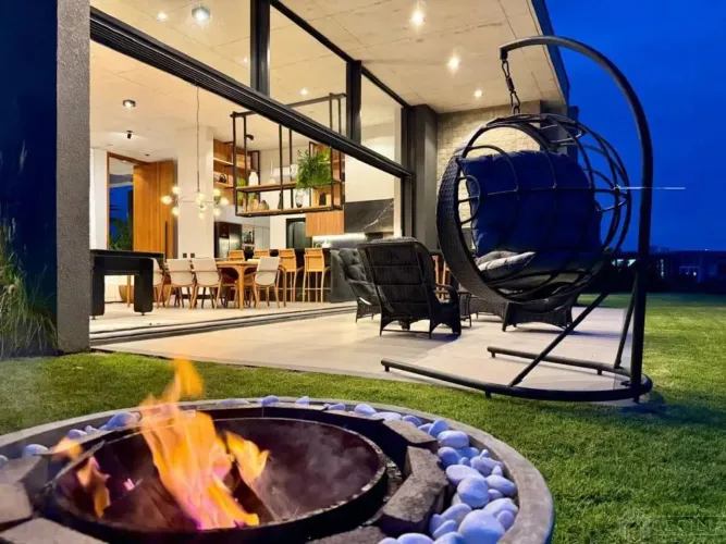 Casa Belíssima com piscina à beira lago em Xangri-lá - Condomínio Riviera REF: 5217
