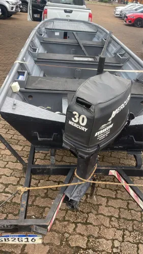 Barco 6 metros borda flutuante, motor 30 partida elétrica carreta rodoviária