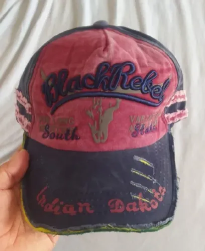Boné Black Rebel Aba Curva - 100% Algodão. NOVO