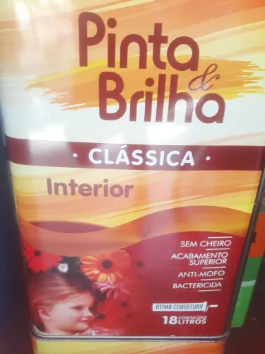 Tinta pinta e brilha