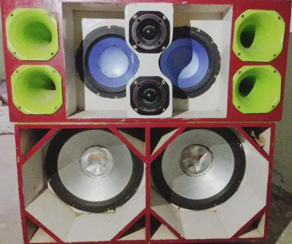 Som amplificado estado bom