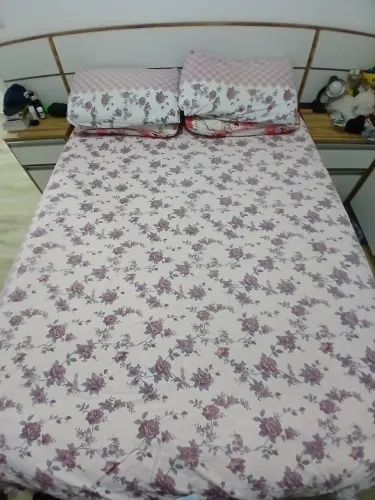 Cama box com colchão 1.88 X 1.38 