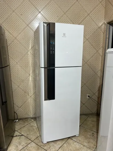 Geladeira Eletrolux Frost Free 400litros enorme