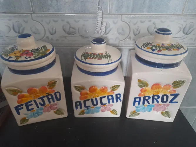 Pote de mantimentos em louça 