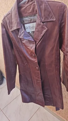 Casaco Feminino em Couro Marron - com cinto SEMINOVO