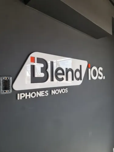 Letreiros em PVC Expandido com Pintura Automotiva - Durabilidade e Estilo para Seu Negócio