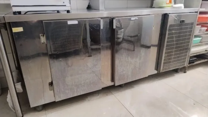 BALCÃO DE SERVIÇO REFRIGERADO INOX 2,00M CONDIMENTADOR marca REFRIMATE BSC 2000