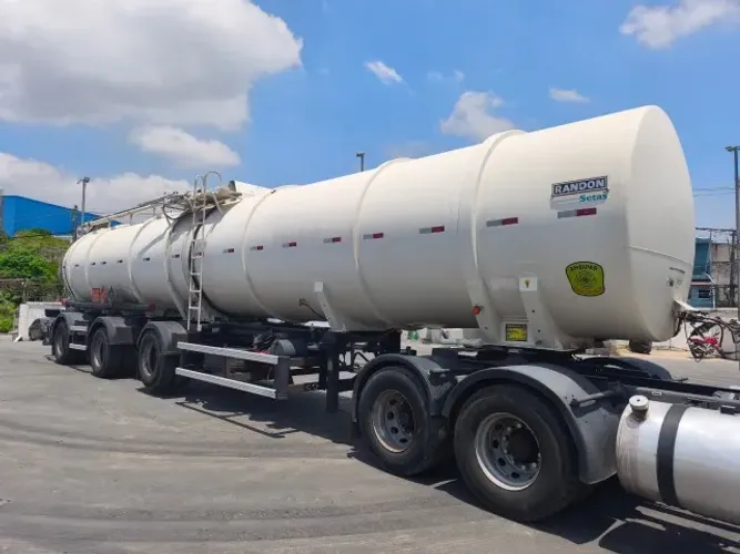 Carreta Tanque Vanderléia RANDON 2018 - Aço Carbono - Combustível - (Top, Bottom, Pneus)
