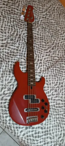 Baixo Yamaha BB415