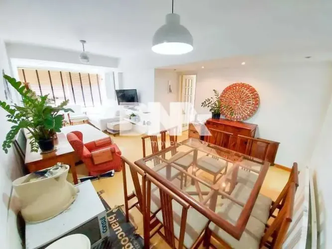 Apartamento - / Residencial / Laranjeiras
