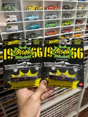 Hot Wheels Premium Batman - TV Classic Séries Batmobile 