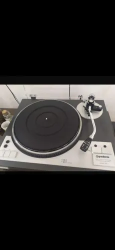 Toca-Discos Gradiente Model DS-1