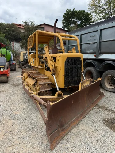 Vendo Trator de Esteira D4E 