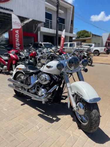 Haley softail deluxe 