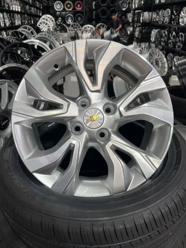 Jogo de rodas Onix aro 15 4x100 krmai
