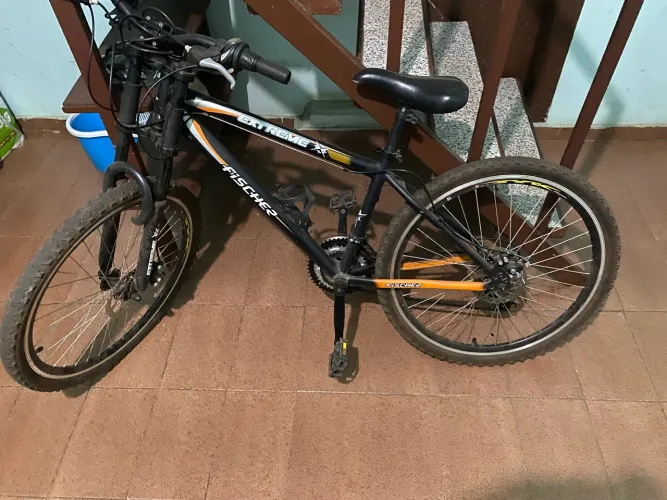 Bike Extreme - Fisher Preta e Amarela (Aro26).