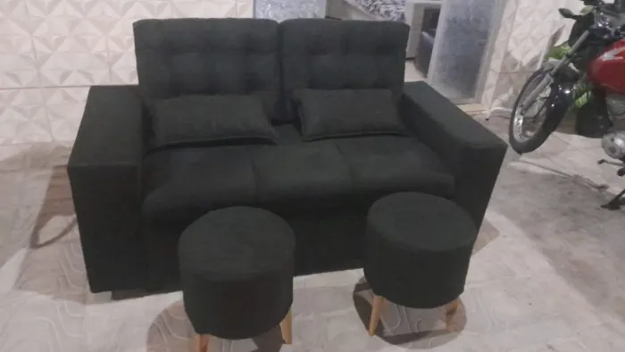 Sofá 3lugares com puff