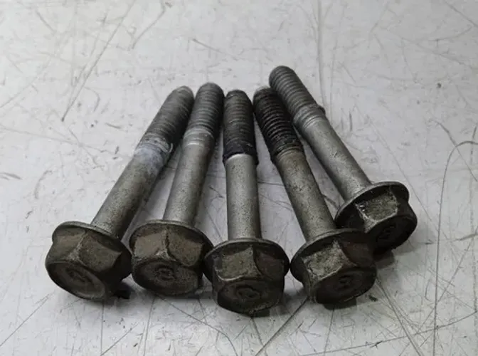 Kit Parafuso Bomba Água Cerato 1.6 2014 - 2019