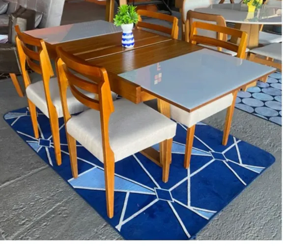 Mesa de jantar com 4 cadeiras estrela madeira maciça