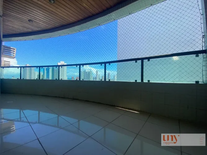 Cobertura com 325 m² + área externa, 4 suítes e 5 vagas no Brisamar