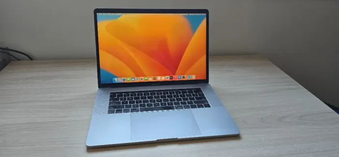 macbook pro 2017 16gb
