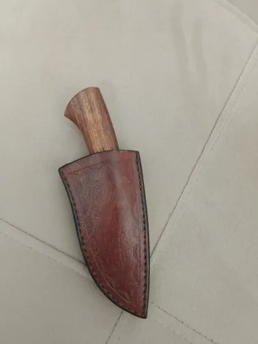 Faca em aço damasco 