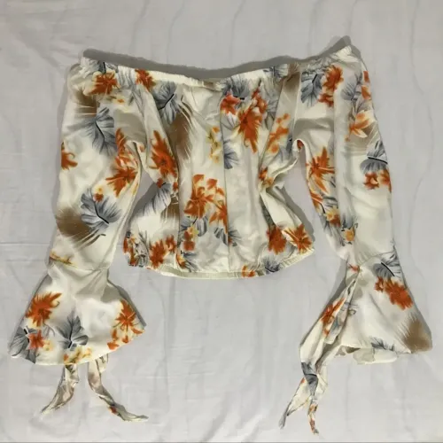 Blusa feminina estilo ciganinha