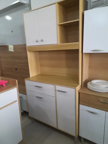 Armário de Cozinha Compacto com Design Moderno