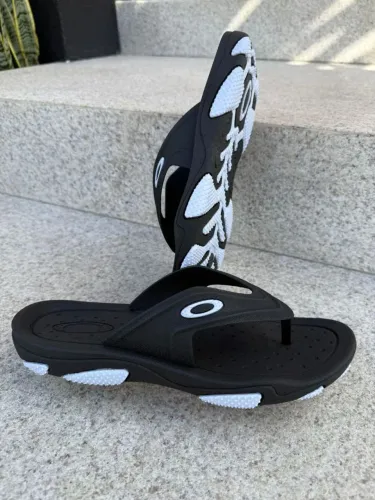 Chinelo Oakley