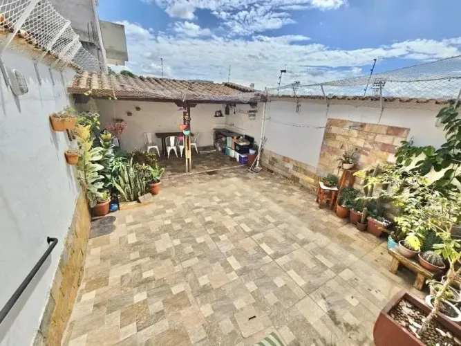 Vendo casa em cariacica sede 