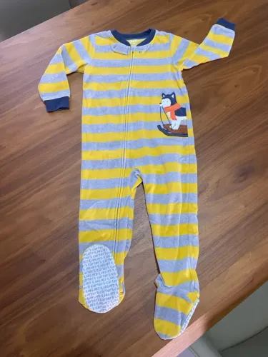 Macacão de inverno Carter?s para 2 anos.