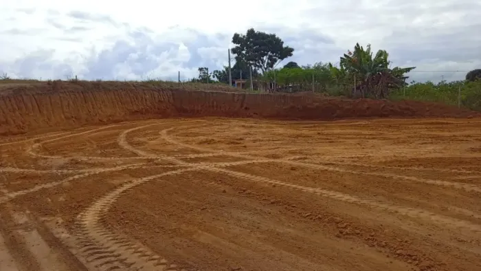 Vendo ou troco terreno em Marataízes