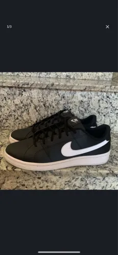 Tênis Nike Court Royale - Preto com Branco