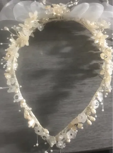 Tiara de noiva delicada com flores e pérolas - grinalda Boho Chic 