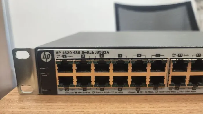Switcn HP 1820-48G J9981A