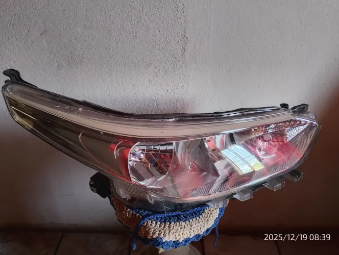 Farol Toyota Yaris 19/23