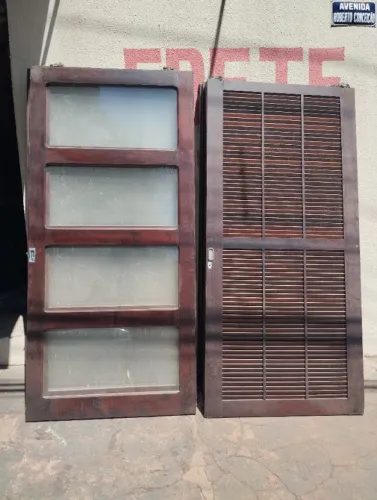 Porta de madeira imbuia