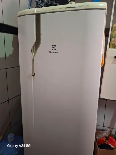 Vendo geladeira 