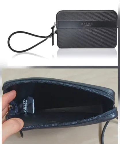 Bolsa de mão ( Pouch Bag Alça Arezzo ).Pode segurar pela alça lateral.Cabe celular,chave..