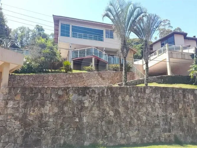 Imóvel para locação com 3 quartos em Roseira - Mairiporã - SP