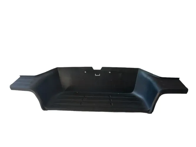 Pisante Central Para-choque Traseiro Hilux 2019 Detalhes  Preto