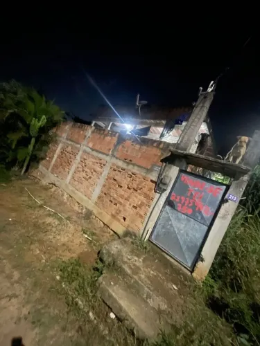 Vendo casa em Queimados com 2 quartos