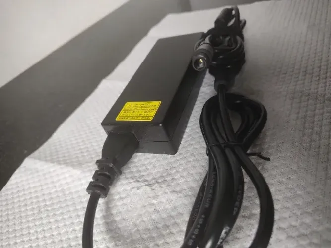 Fonte carregador - para Notebook Dell Inspiron 14 N 4030 - Usado - Funcionando.