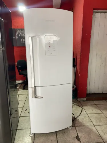 Geladeira Inversa Frost free 430L Voltagem 220 Painel Digital Brastemp Ative