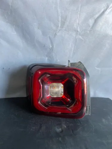 Lanterna jeep renegade lado esquerdo original 